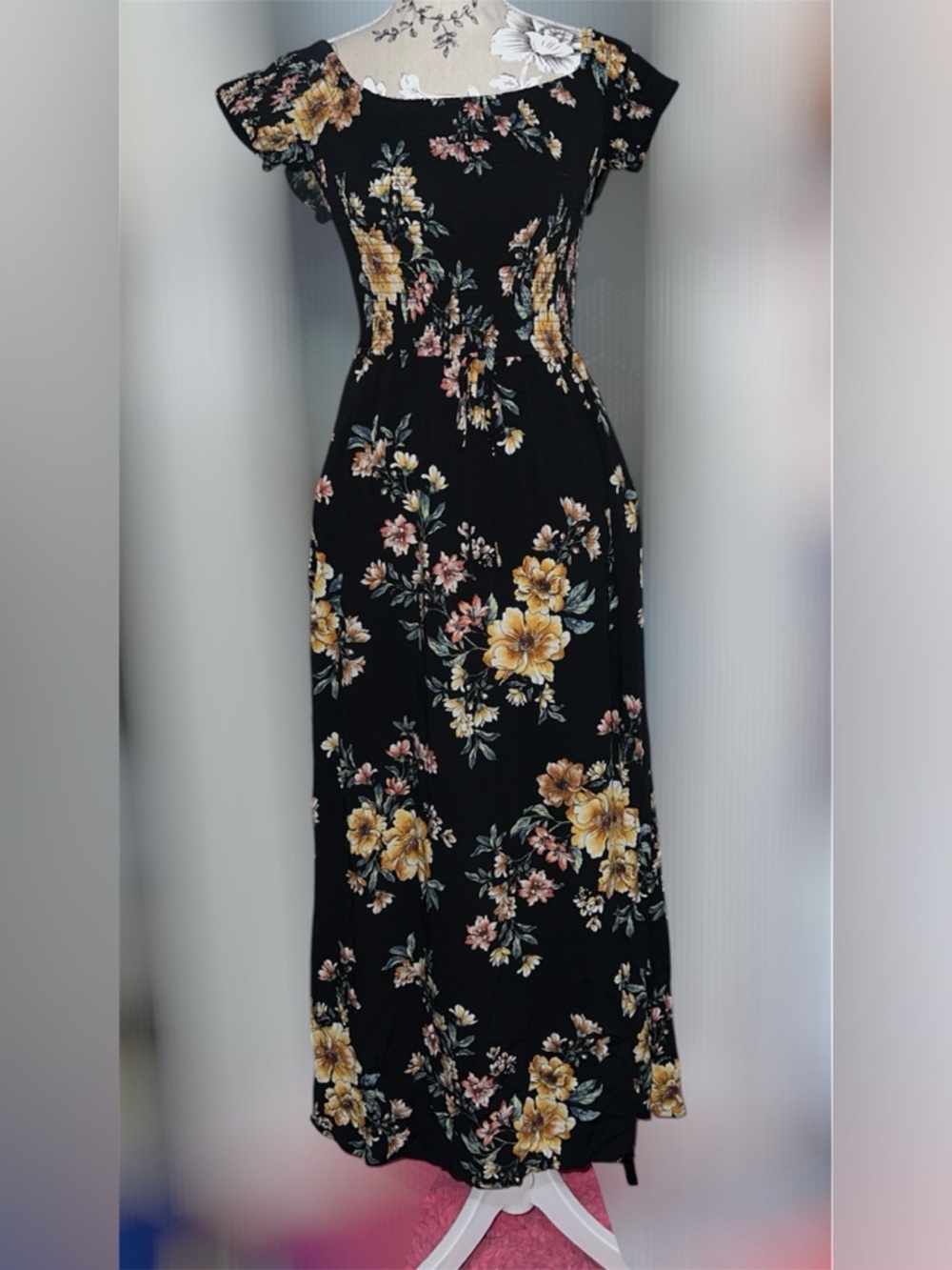 Black Floral Square-Neck Maxi Dress with Puff Sleeves - Picture 2 of 2